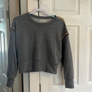 Super cute crop sweatshirt womens size M!